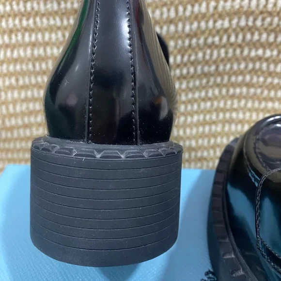 Prada Women’s Black Loafers - Picture 5 of 5